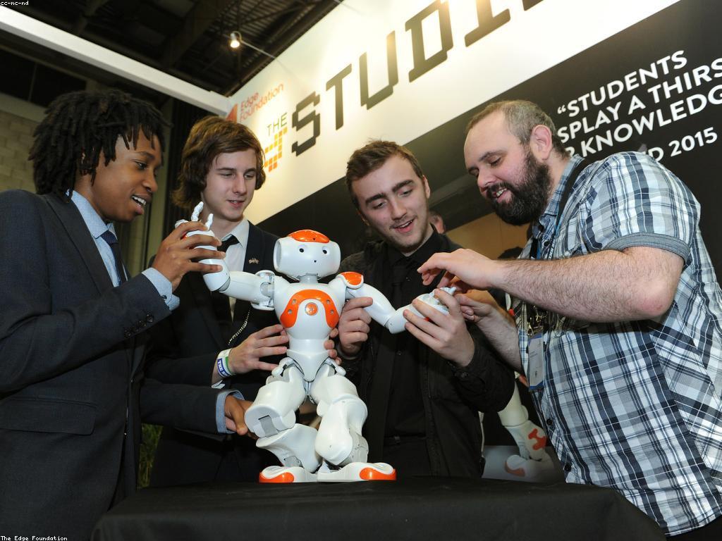 ការលេងឱ្យបានល្អ: យុទ្ធសាស្ត្រនិងការអភិវឌ្ឍន៍